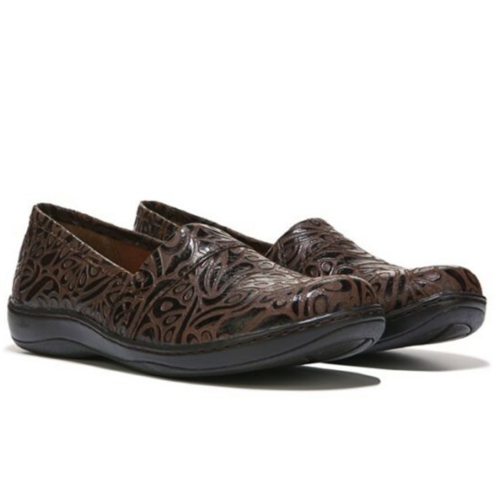 Born Howell Tooled Leather Clogs Slip On Brown